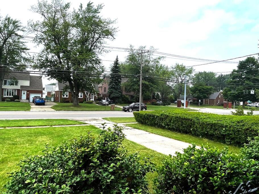 Entire Home In Buffalo - 6 Guests 3 Bedroom 1 Bath - Convenient Location - 25Min To Niagara Falls Exterior photo
